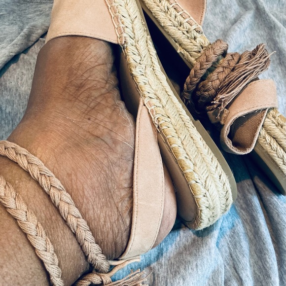 Steve Madden blush colored espadrilles with tie strap. - Picture 8 of 11